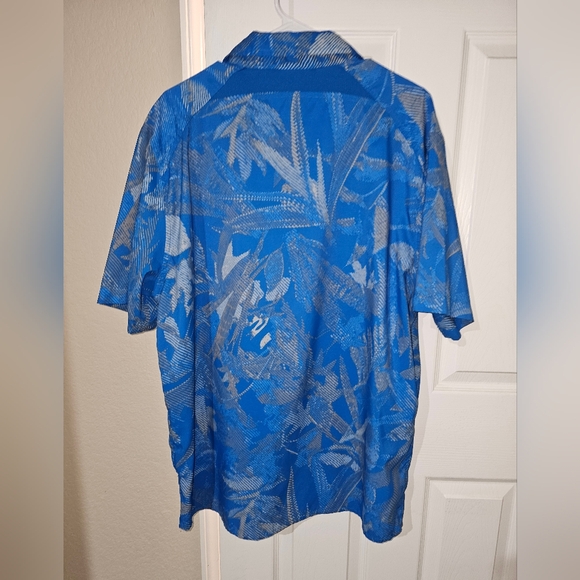 Men's NWOT UnderArmor Shirt - Picture 3 of 4